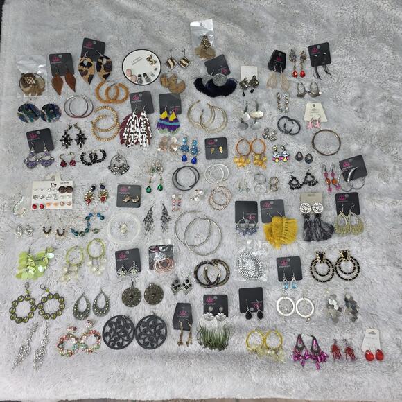 Huge 100 Pc Lot Vintage Costume Earrings Jewelry ALL WEARABLE Rhinestones 9+Lbs - Picture 1 of 16